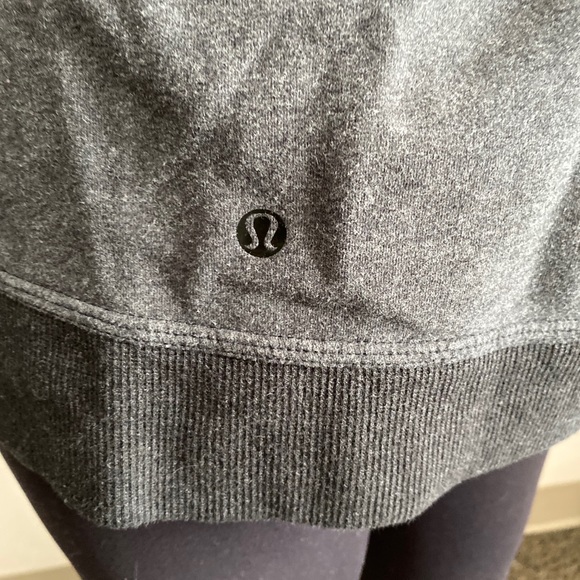Lululemon turtleneck sweatshirt - Picture 4 of 4